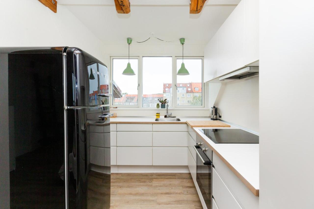 Come Stay In Penthouse With Room For 2-People Århus Buitenkant foto
